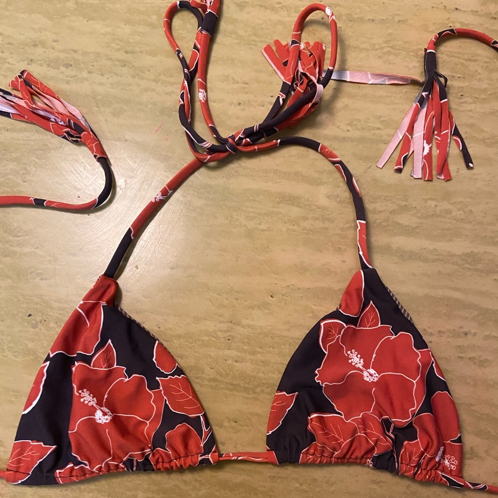 Acacia mid pacific humuhumu top M NWOT